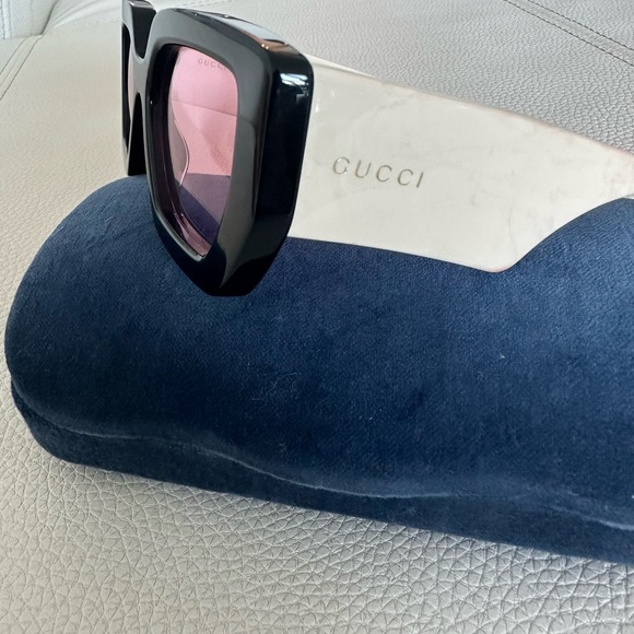 Gucci Sunglasses - Picture 7 of 7